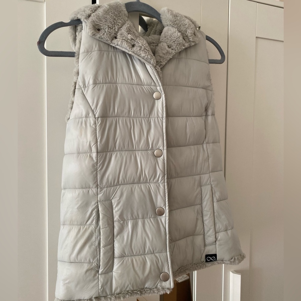 Women’s Reversible Vest